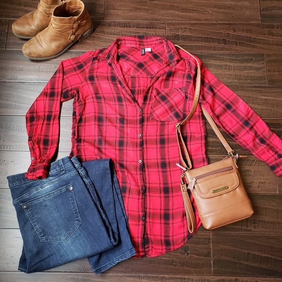 H&M Tops - H & M Long Red & Black Plaid Shirt Boyfriend Fit 4